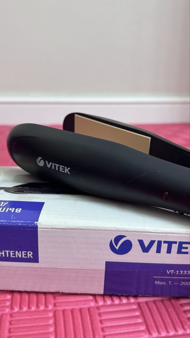 Выпрямитель для волос Утюжок Vitek