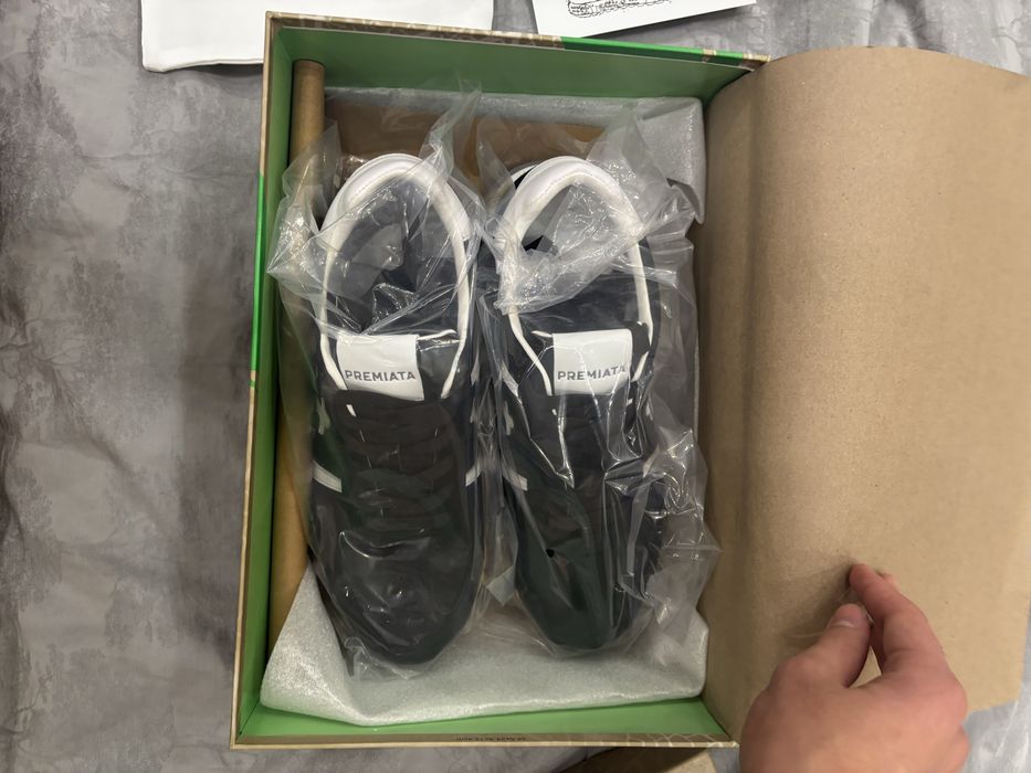 продаю премиаты кроссовки