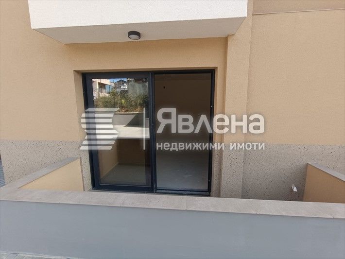 Двустаен партерен апартамент с морска панорама и Акт 16