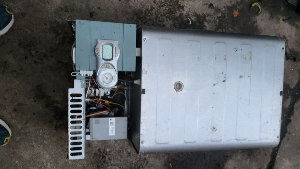 Vînd centrala termica Ferroli cu condensatie