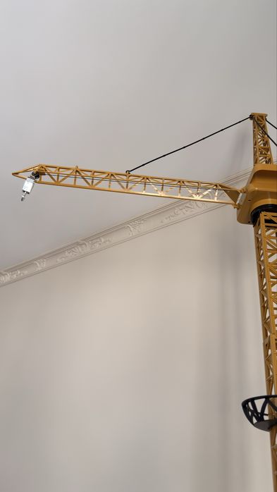 Игрушка подьемный кран