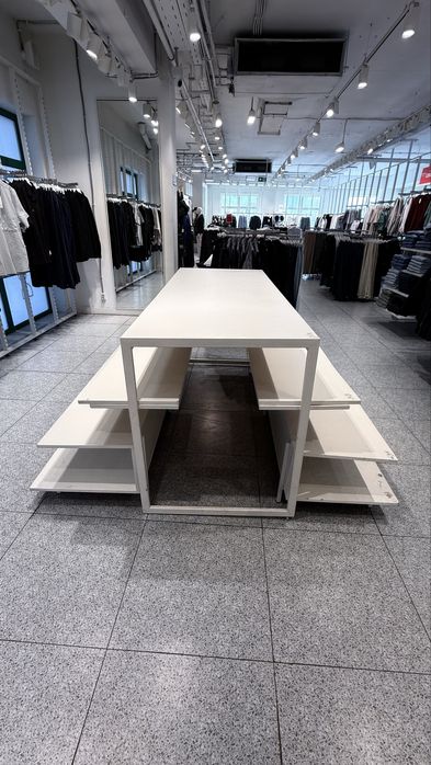 Продаётся большой стол комплект, общие 7 штук точно такие одинаково