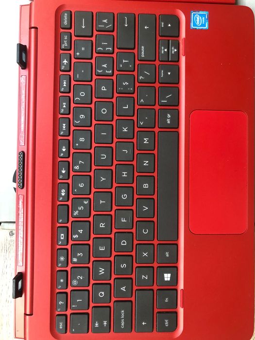 Vind laptop 2 in 1 HP 10 inch cu tastatura magnetica detasabila