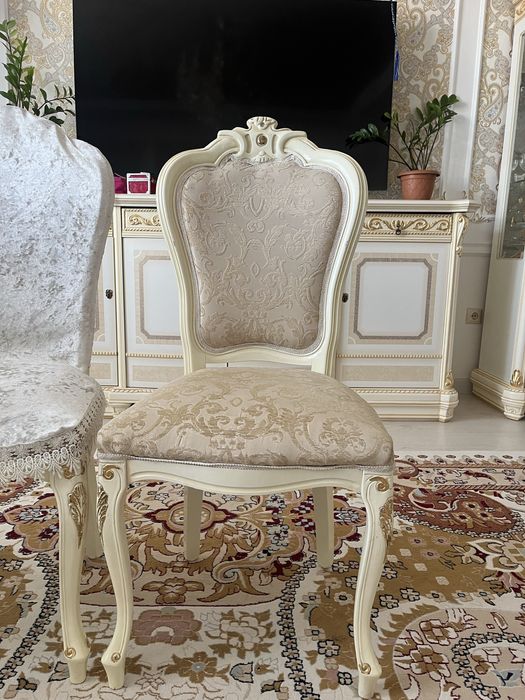 Продам стол  со стульями