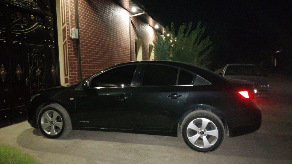 Lasetti. Cruze 1.6