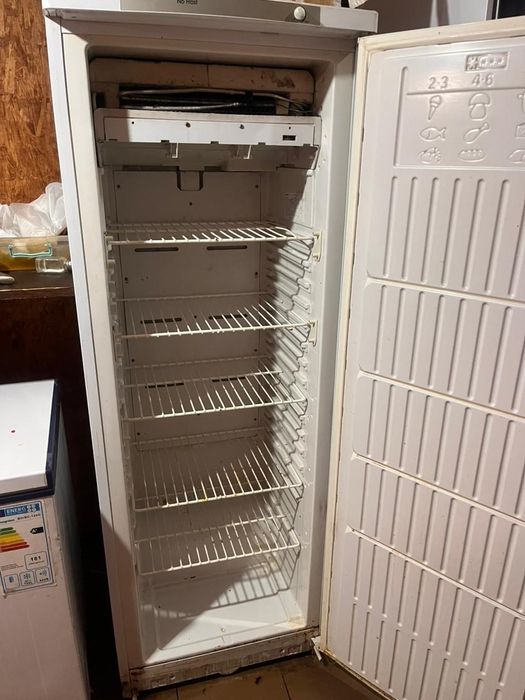 Срочно продам морозильную камеру