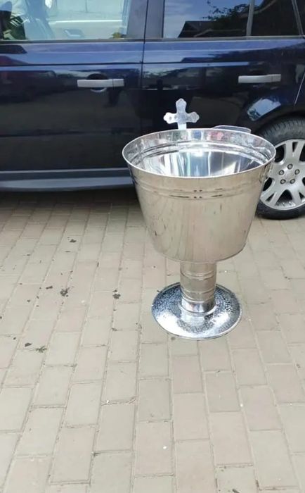 Vand cristelnita pentru botez iox auriu
Avem toate mărimile dorite 
M