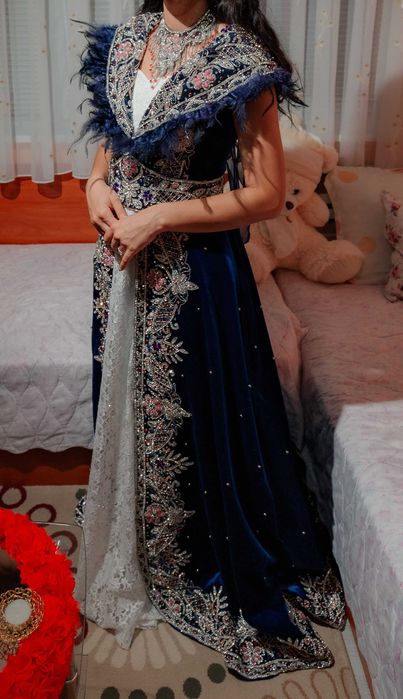 Биндаллъ за къна , Рокля за къна