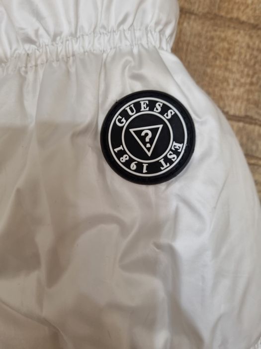 Дамско яке с пух Guess