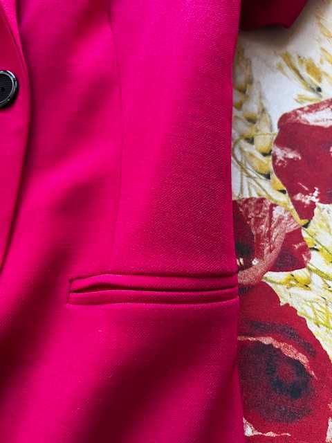 Цикламена рокля тип сако