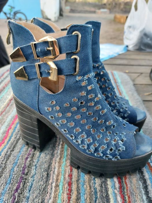 Продам туфли и босоножки