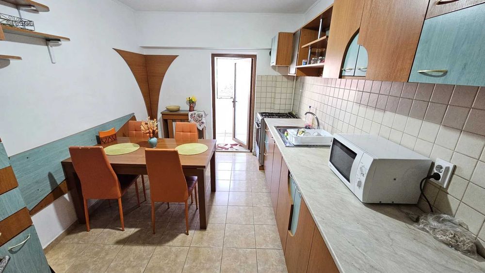 De inchiriat apartament 3 camere Vaslui, strada Traian, langa Piata Agroalimentara