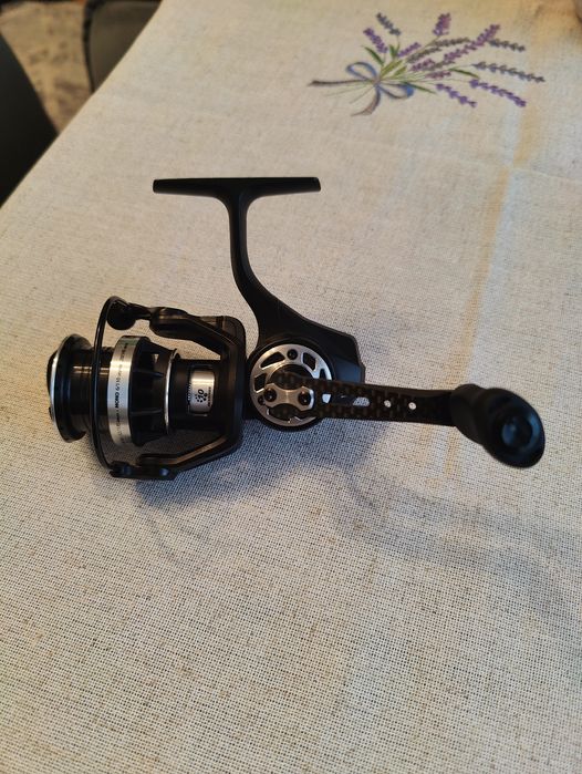 Vând mulinetă Abu Garcia Zenon X