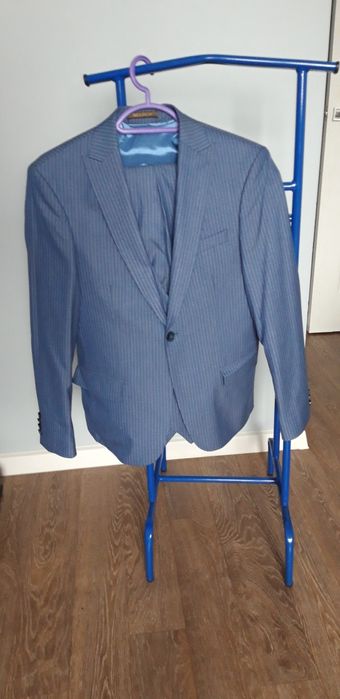 Продам  мужской  костюм