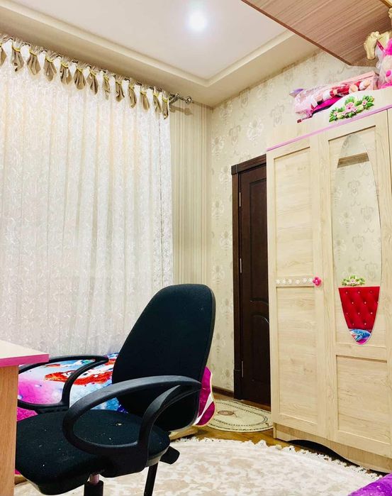 kvartira sotiladi 13 kv Navastroyka