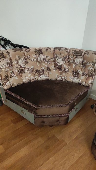 Угловой диван для гостиной