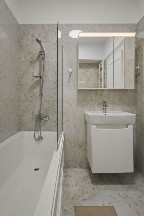 Premium apartament 2 cam\\ mobilat lux\\zona 13 septembrie central \\ parcare dubla inclusa in pret
