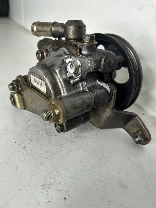 Насос гидроусилителя руля (ГУР) Toyota