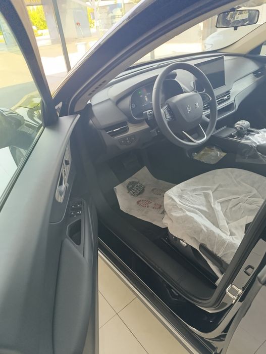 Hongqi E-QM5 янги