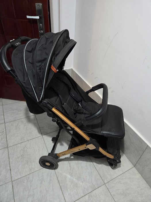 Set Scoica Joie, Carucior pliabil Momi, scaun masina mini + cadou