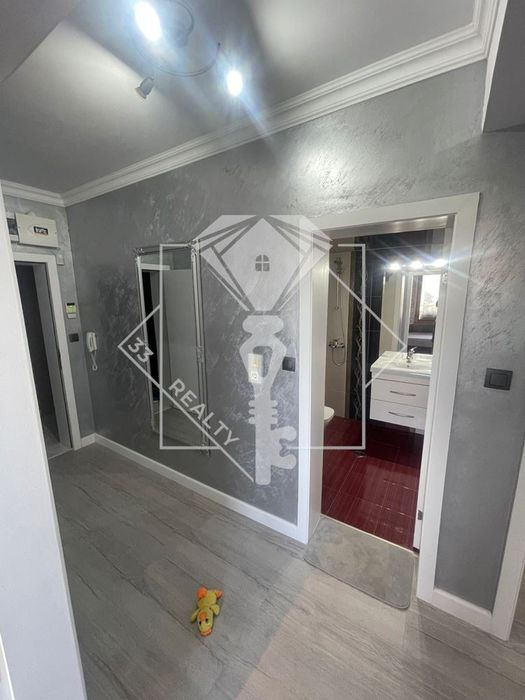 Продава се Тристаен апартамент в Пловдив, Кючук Париж - 101 кв.м за 2377 €/кв.м - Снимка #9