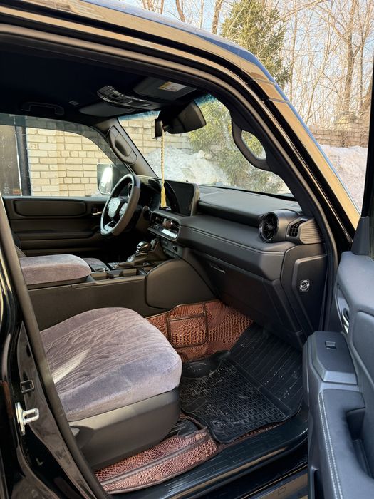 Land cruiser prado 250