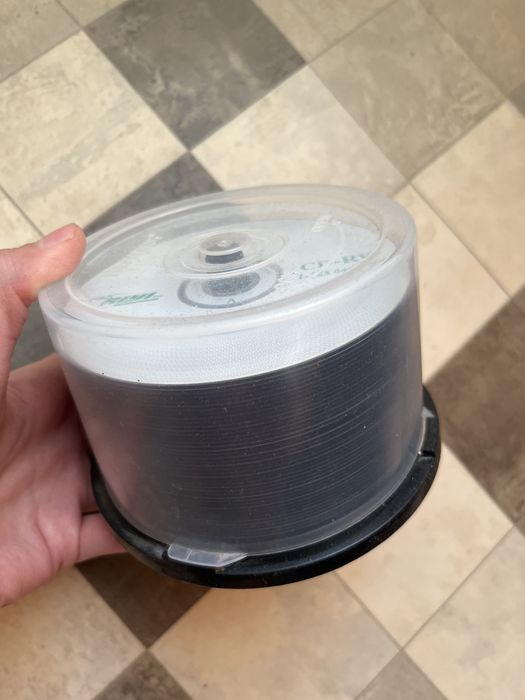 Чистые CD диски много
