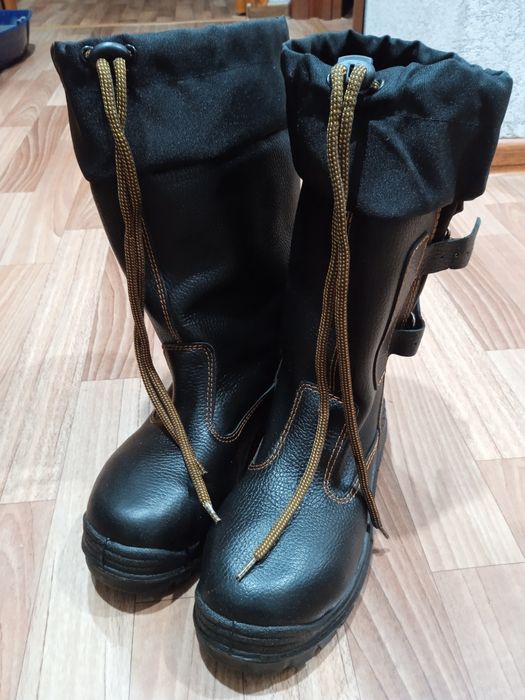 Продам кирзовые сапоги новые