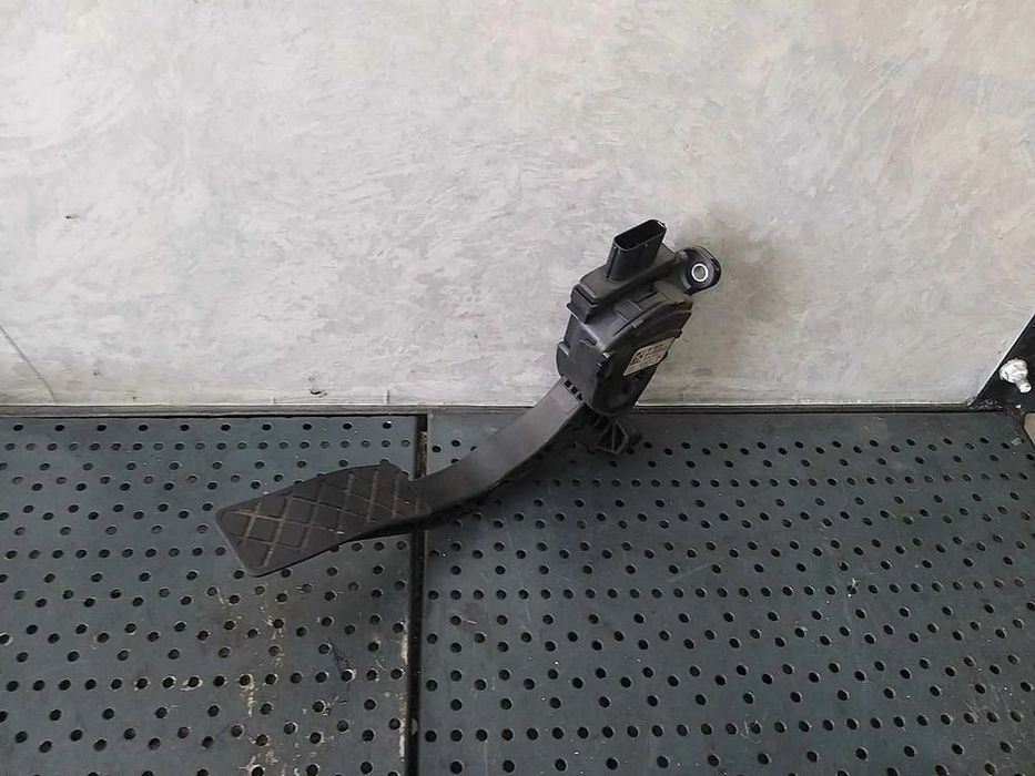 Pedala acceleratie 3.0 tdi audi a6 c7 4g 8k1723523a
