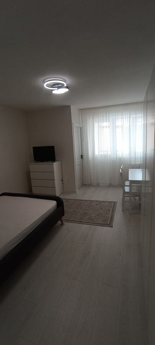 Garsoniera de închiriat confort 1,zona nor, vizavi de Spitalul Județean