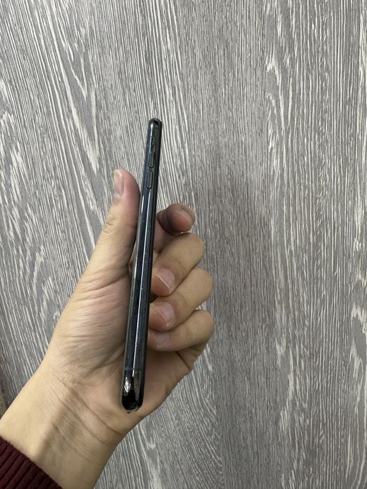 IPhone 11 Pro Max 64GB    .