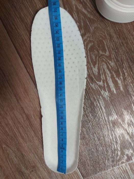 Кроссовки женские