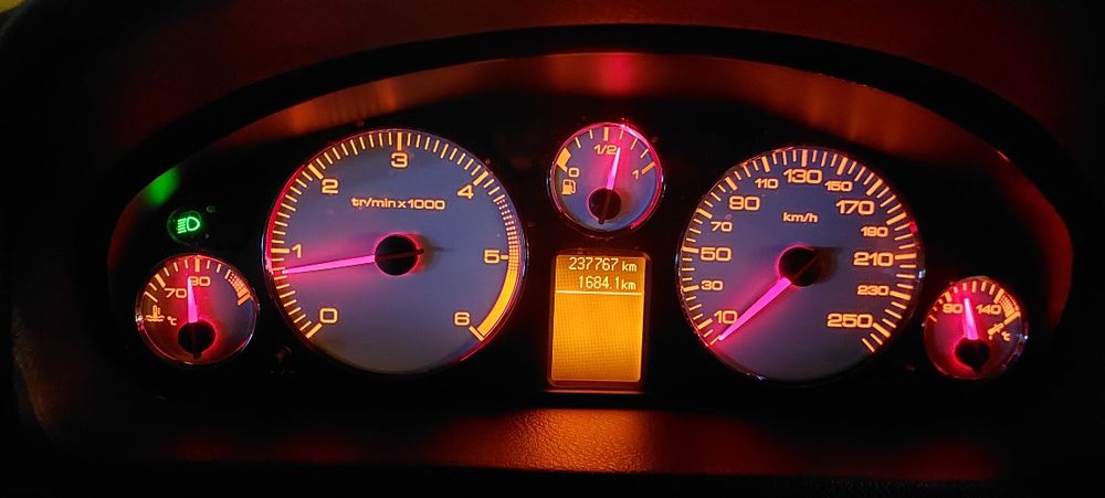 Продавам Пежо 407 sw комби 1,6 hdi