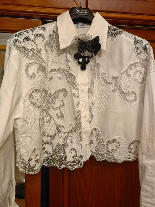 Дамска бяла риза