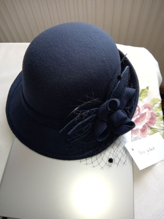 Pălărie nouă cu eticheta