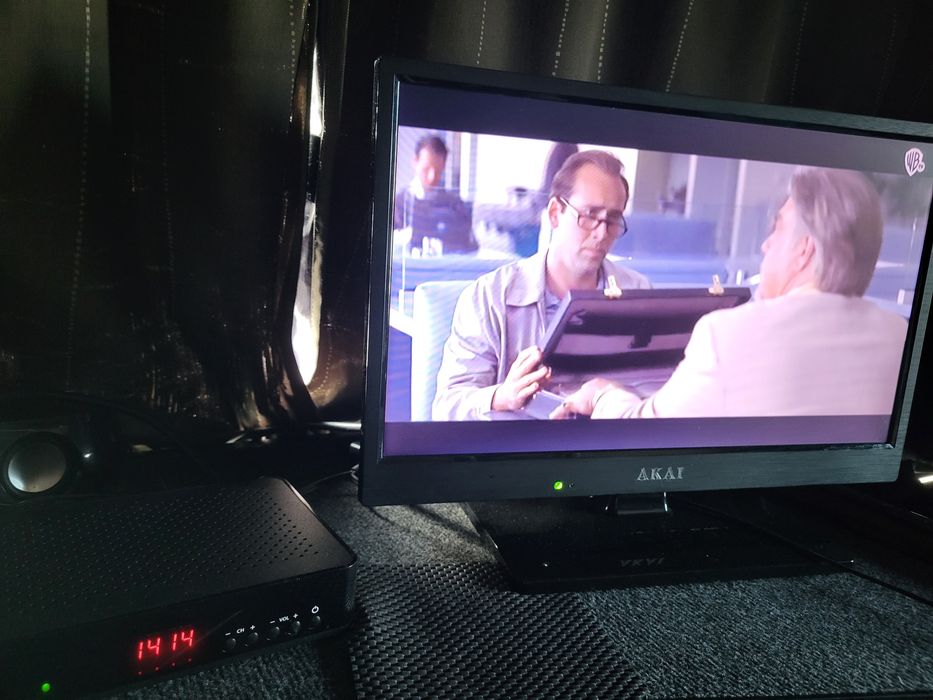 Televizor Akai ,12 volti,ideal pentru camping,camion