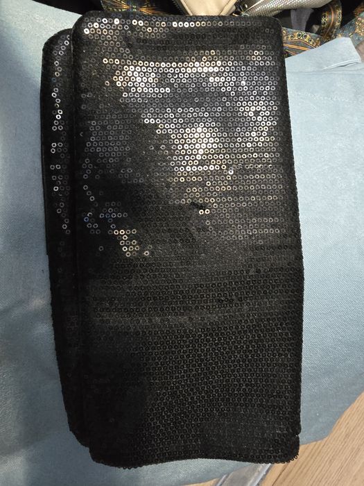 Отдам вещи за конфеты