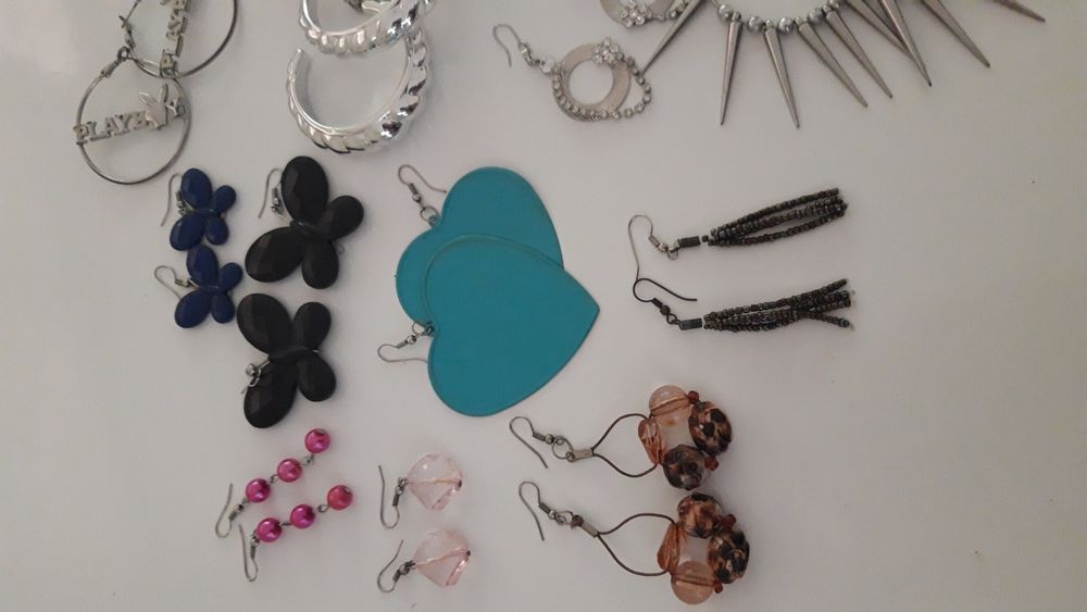 Обеци над 20 вида