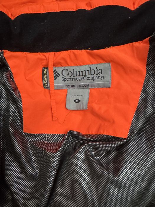 женские куртки и пуховики