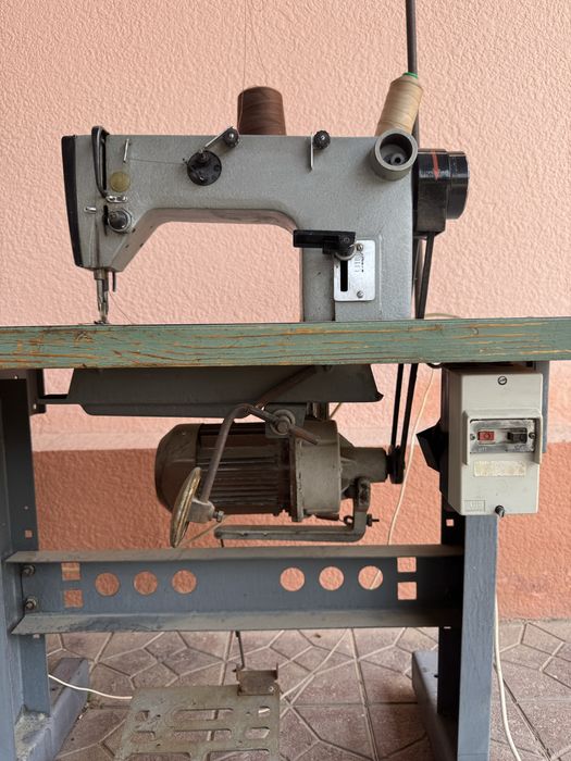 Продаётся швейная машина