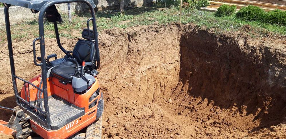 Услуги с мини багер, самосвал ,дробилка и вишка..