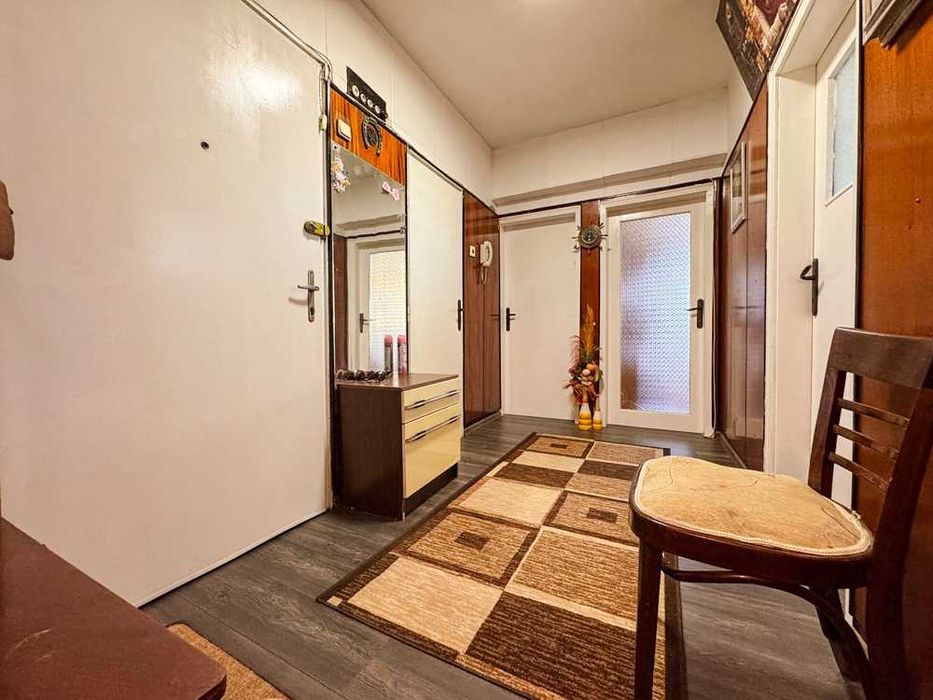 Продава се Тристаен апартамент в Русе, Център - 87 кв.м за 1472 €/кв.м - Снимка #3