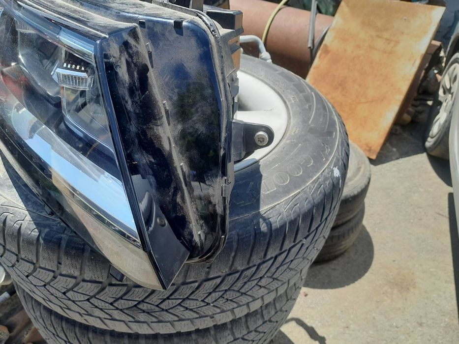 Десен фар за фолксваген тигуан