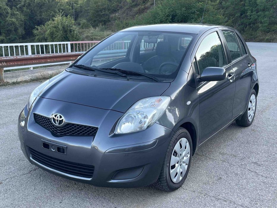 Toyota Yaris VVTI. 1.3 6ск.
