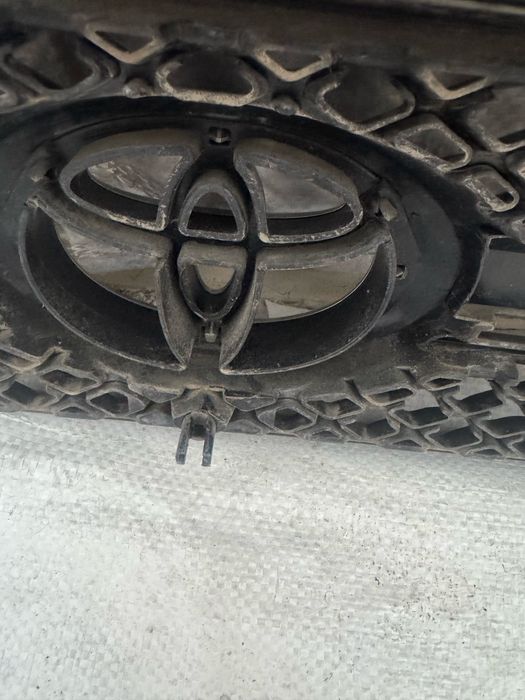 Оригинална решетка Тойота РАВ 4 Toyota RAV4