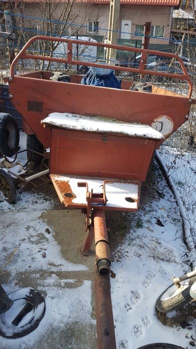 Motocultor cu remorcă