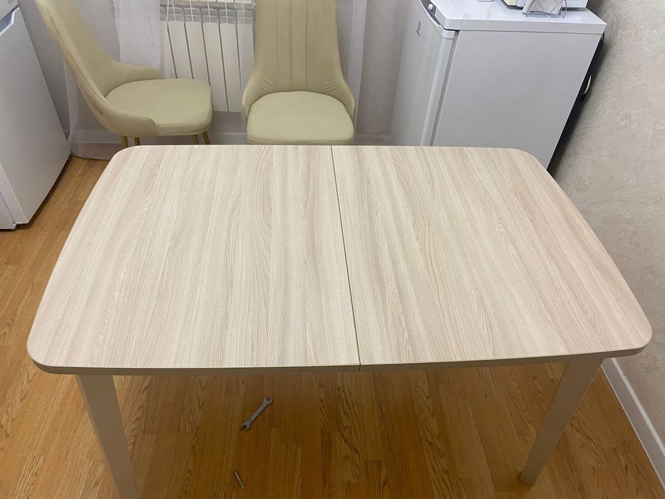 Продам кухонный стол