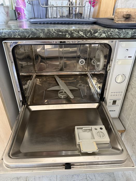 Компактна съдомиялна Bosch SKT5002