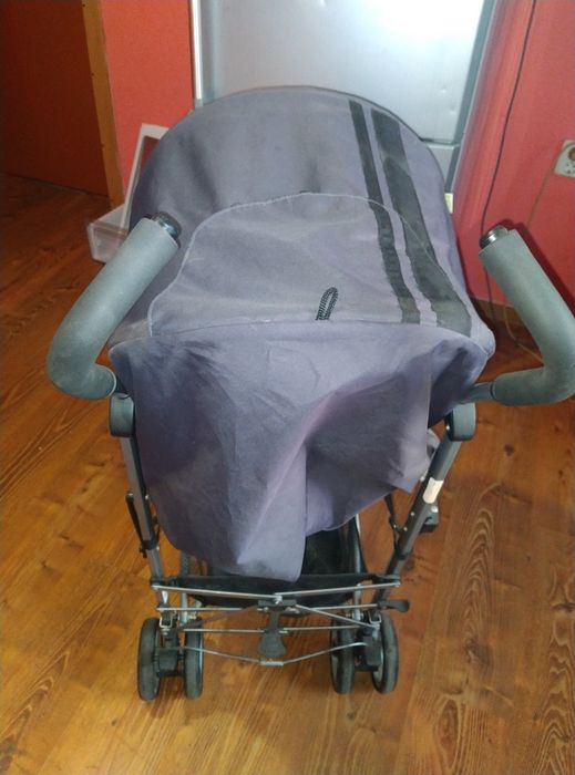 Предлагам детцка количка много запазена