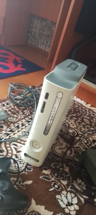 Продам xbox 360 fat прошитый